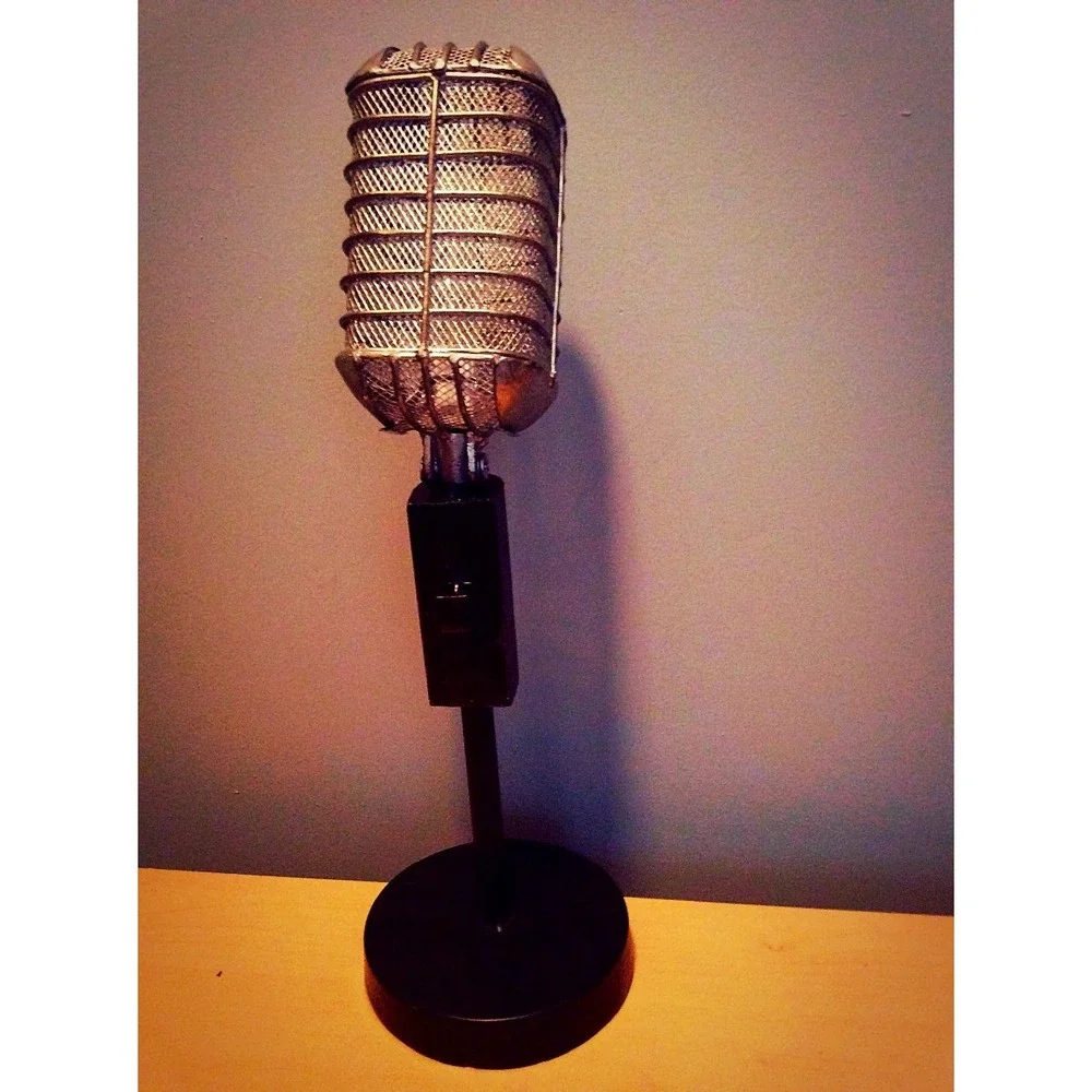 Vintage microphone lamp